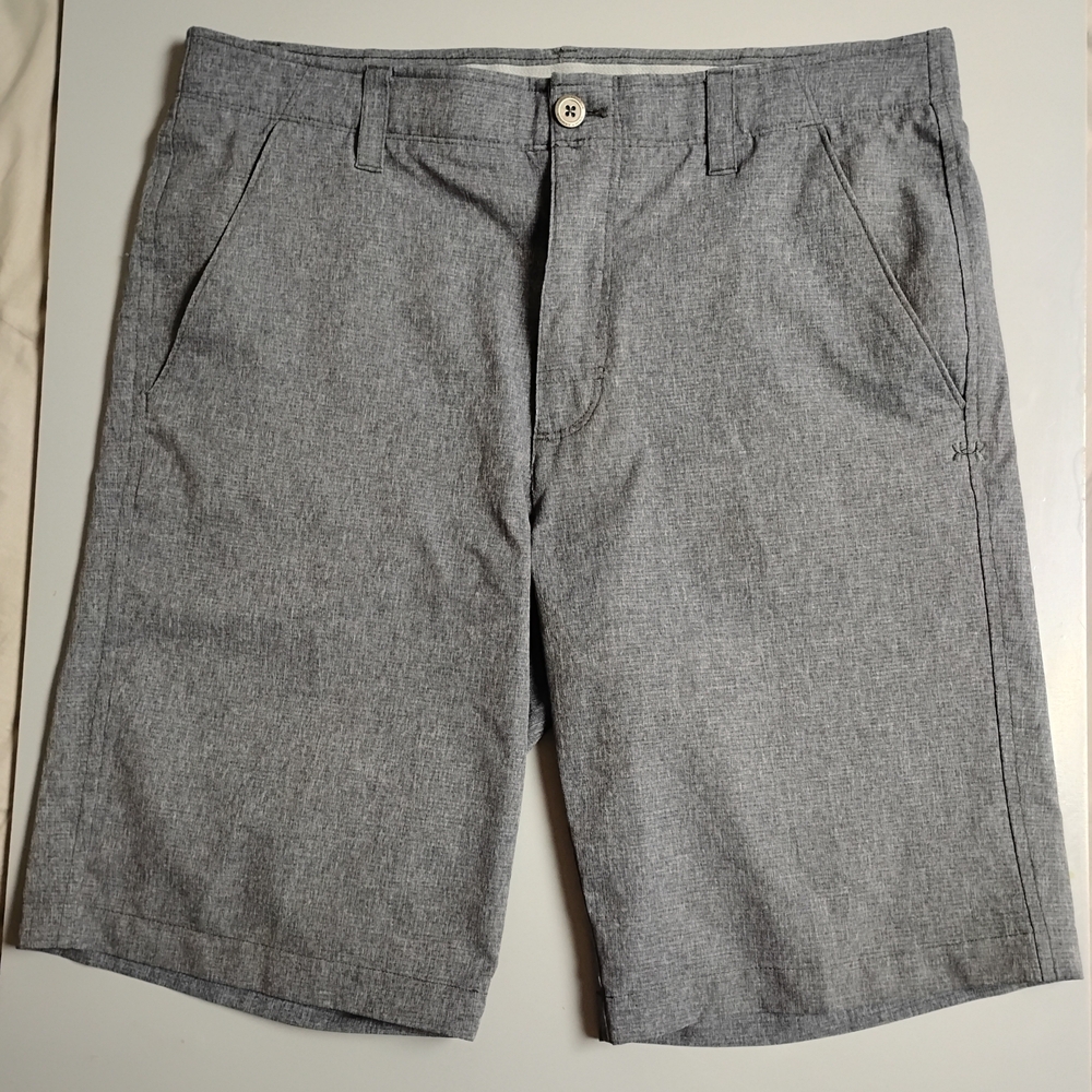 Under Armour Men's Gray Flat-Front Shorts
